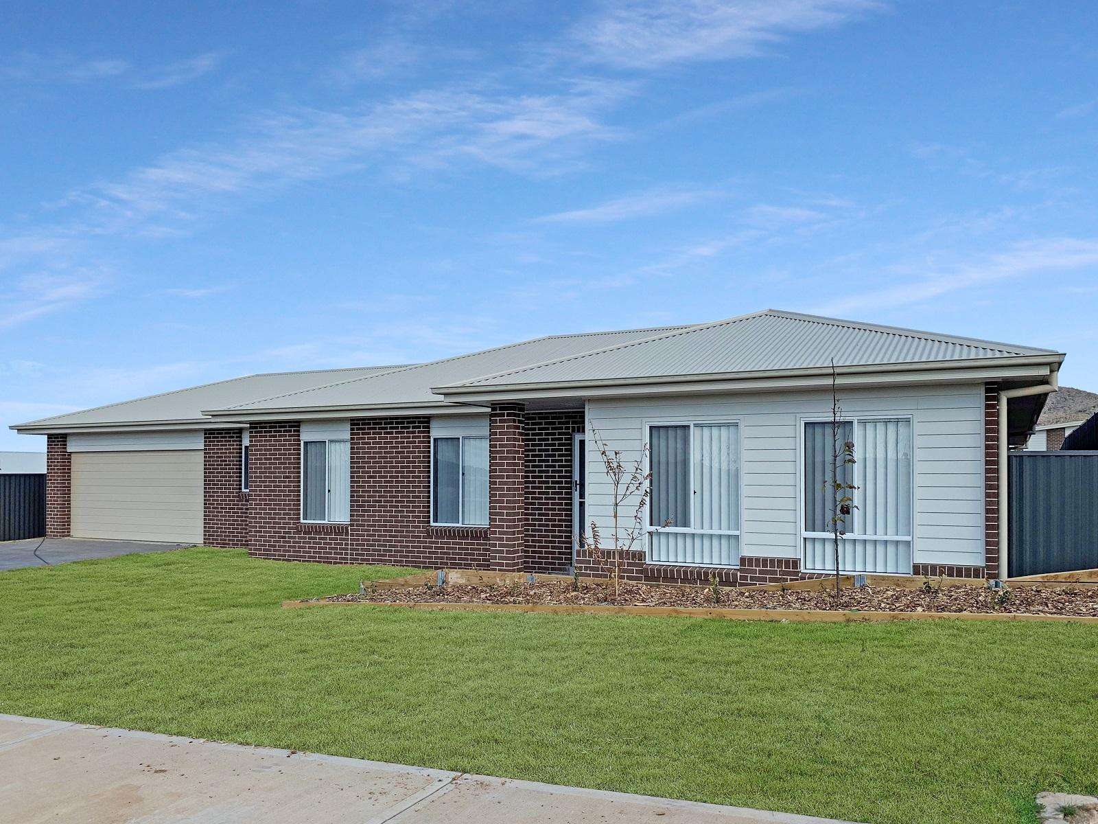 18 Knox Crescent