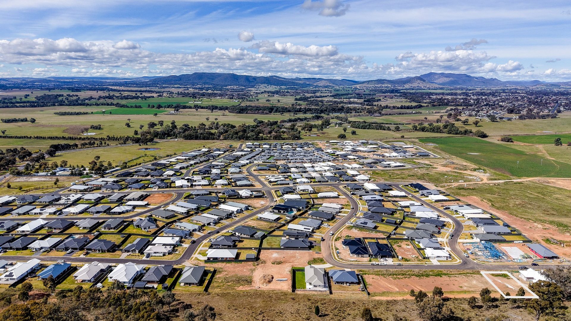 Sold - 34 Davis Crescent - New Property in Mudgee - Real Estate by Adam Woods
