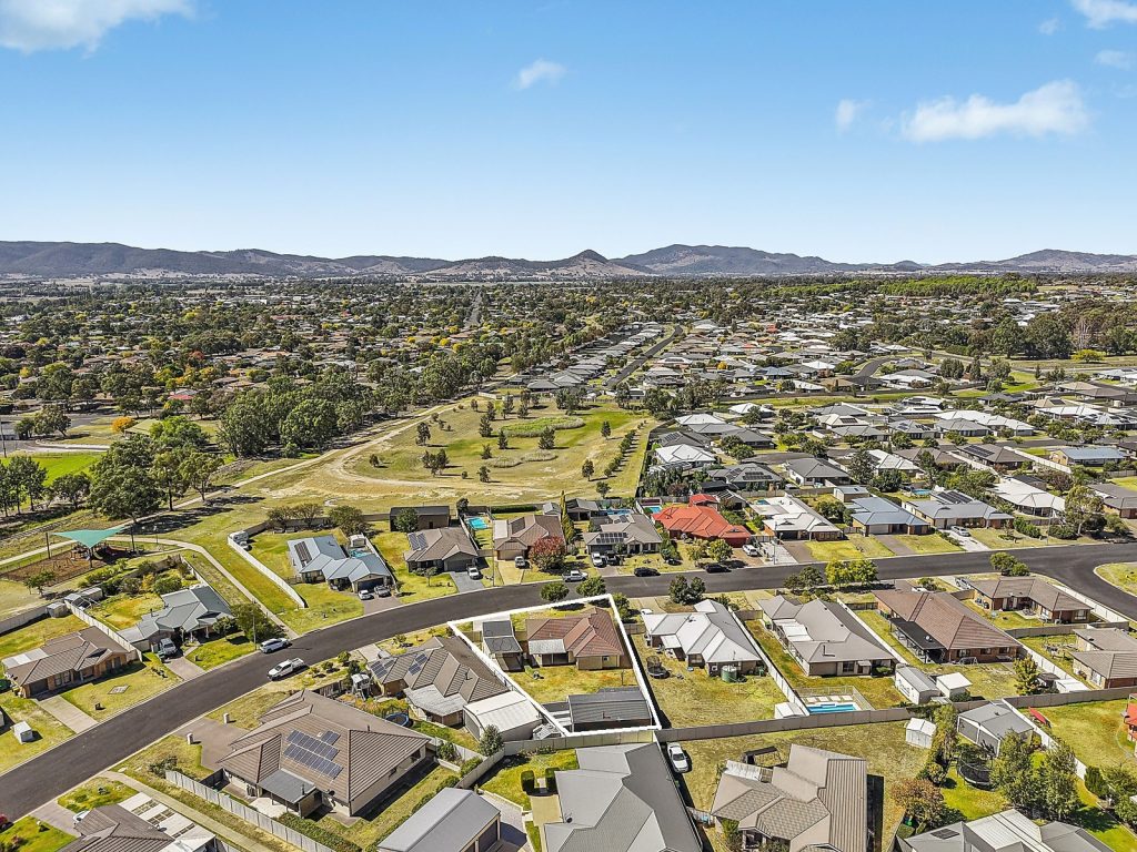Sold - 34 White Circle - New Property in Mudgee - Real Estate by Adam Sutherland