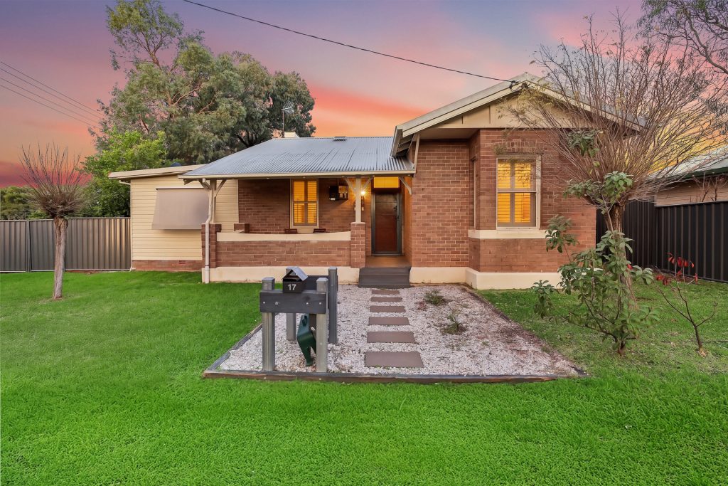 17 Cox Street