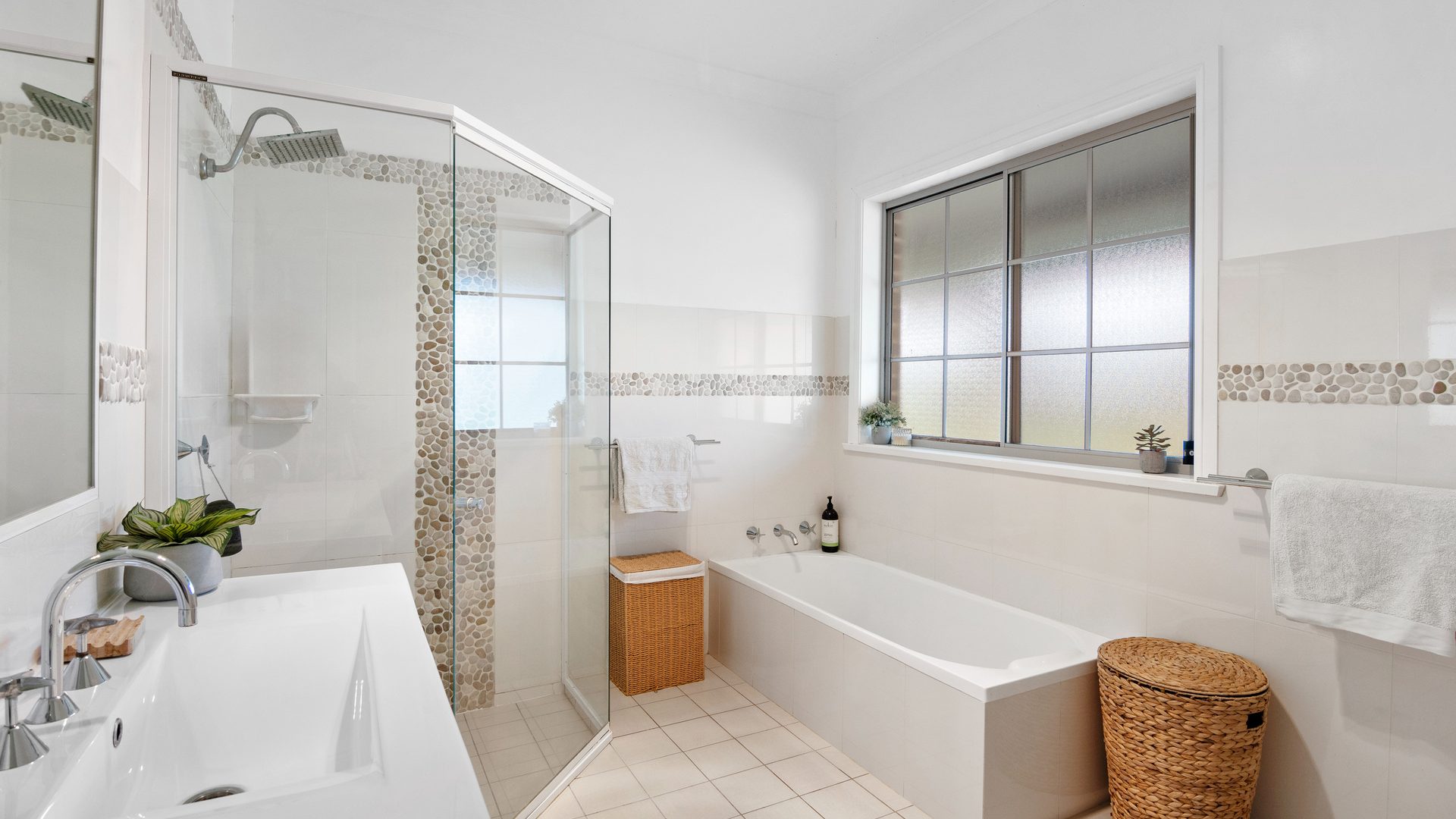 Auction - 18 Leconfield Drive - New Property in Mudgee - Real Estate by Adam Woods