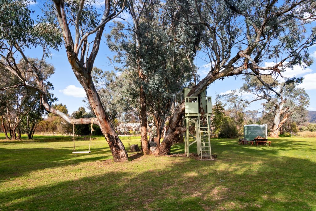 Auction - 18 Leconfield Drive - New Property in Mudgee - Real Estate by Adam Woods