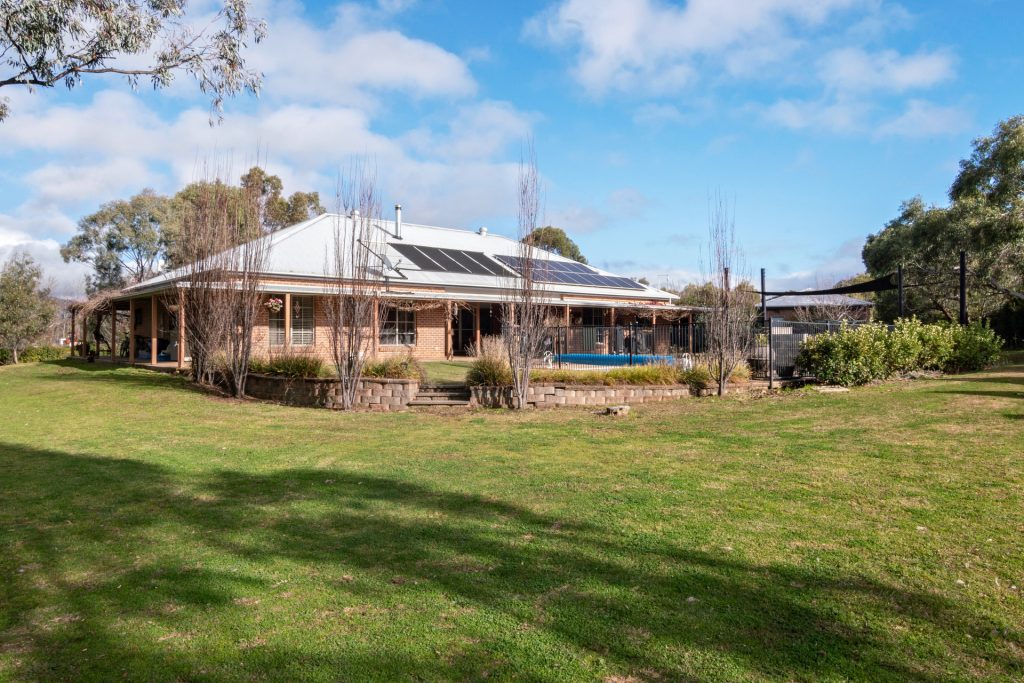Auction - 18 Leconfield Drive - New Property in Mudgee - Real Estate by Adam Woods