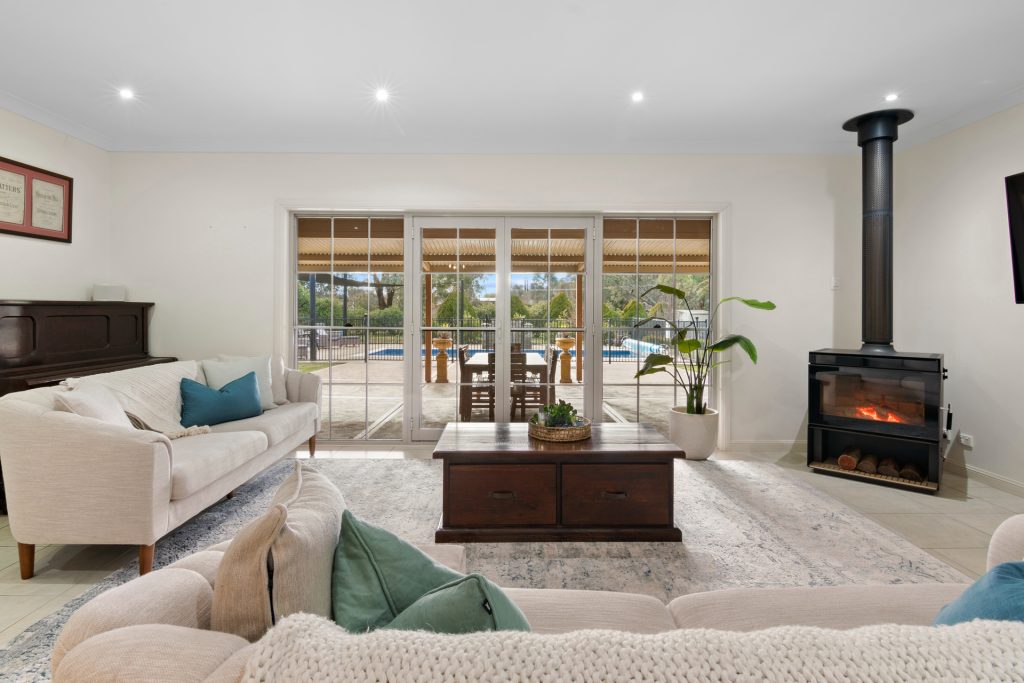 Auction - 18 Leconfield Drive - New Property in Mudgee - Real Estate by Adam Woods