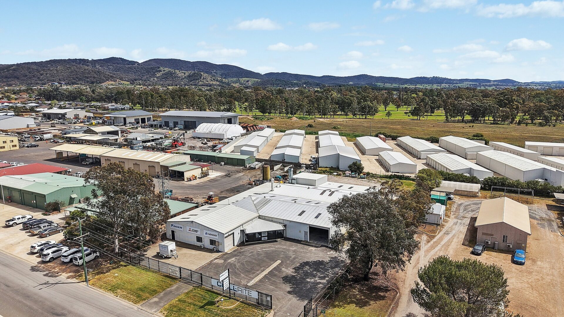 Lease - 52 Depot Road - New Property in Mudgee - Real Estate by Stacey Woods