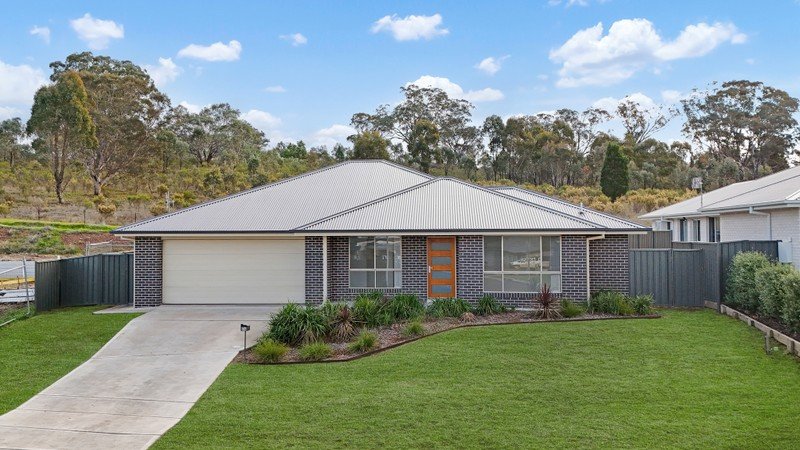 24 Davis Crescent