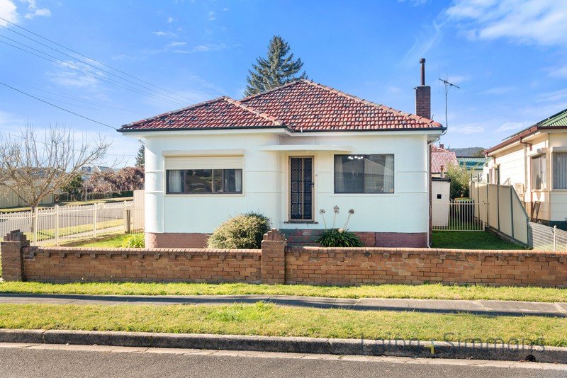11 Enfield Avenue